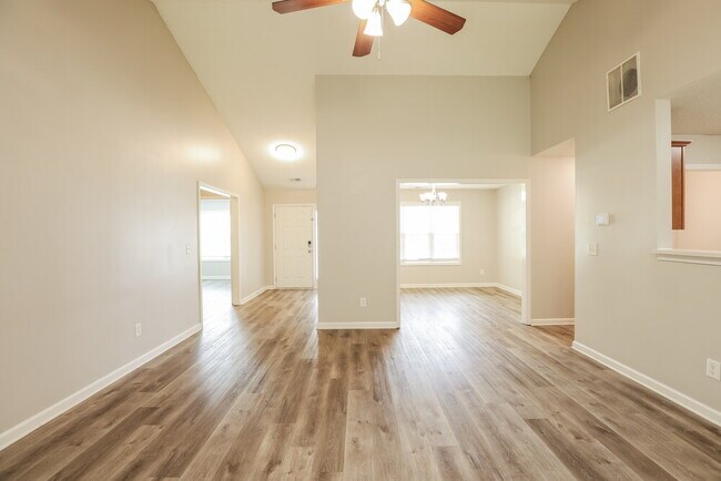 Foto del edificio - 225 Comet Ct
