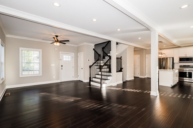 Building Photo - 10 Magan Ct