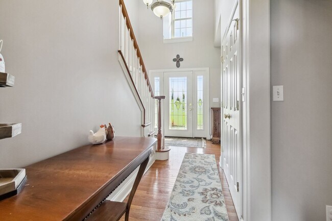 Building Photo - Effortless Charm in Over 3,000 Sq Ft of Li...