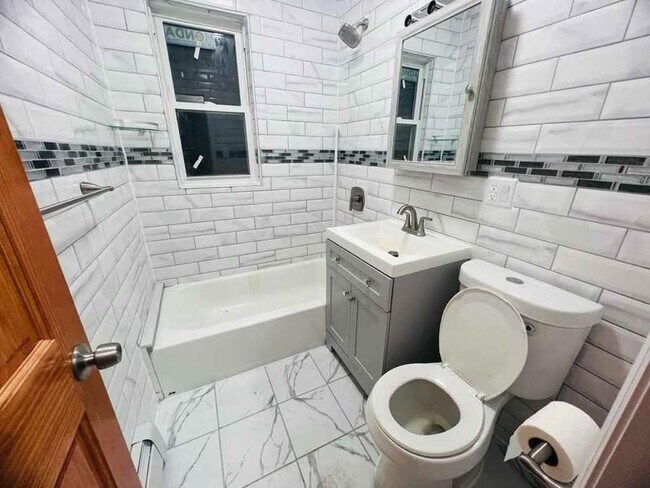 Foto del edificio - 177-51 105th Ave