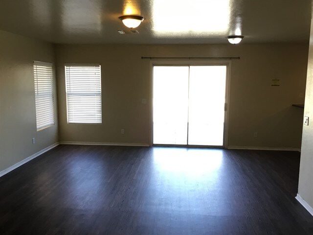 Building Photo - 12042 W Corrine Drive