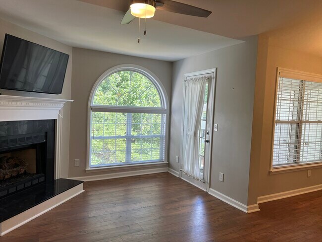 Foto del edificio - 3630 3B-3643 Morris Farm Dr