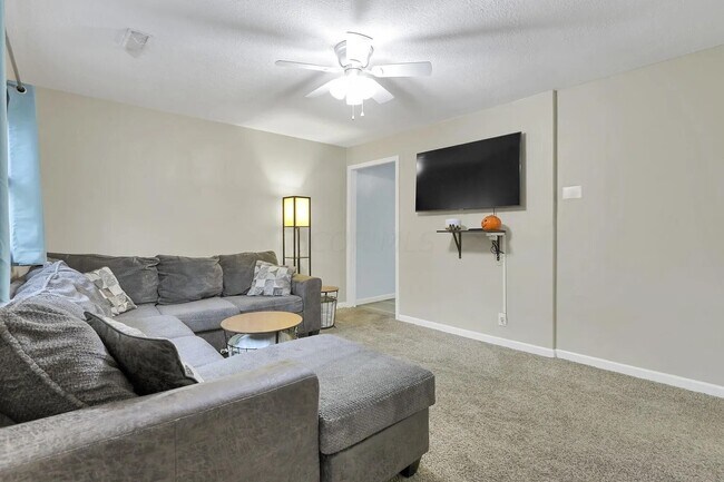 Foto del edificio - 455 Lakeview Dr