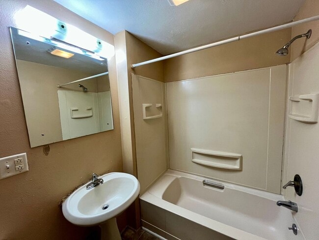 Building Photo - 1335 Prospect Ave