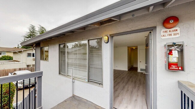 Building Photo - 5020 Roma St