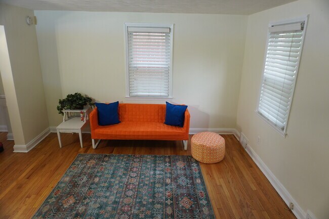 Foto del edificio - 1710 Weston Ave