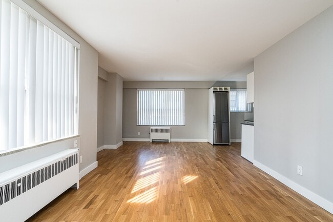 Building Photo - 99 Tyndall Ave