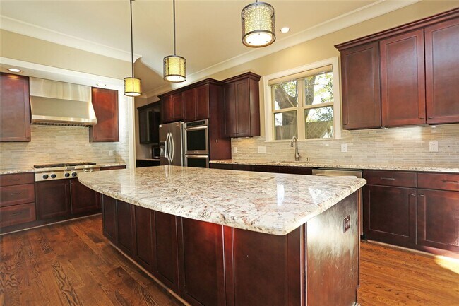 Foto del edificio - 1611 Wakefield Dr