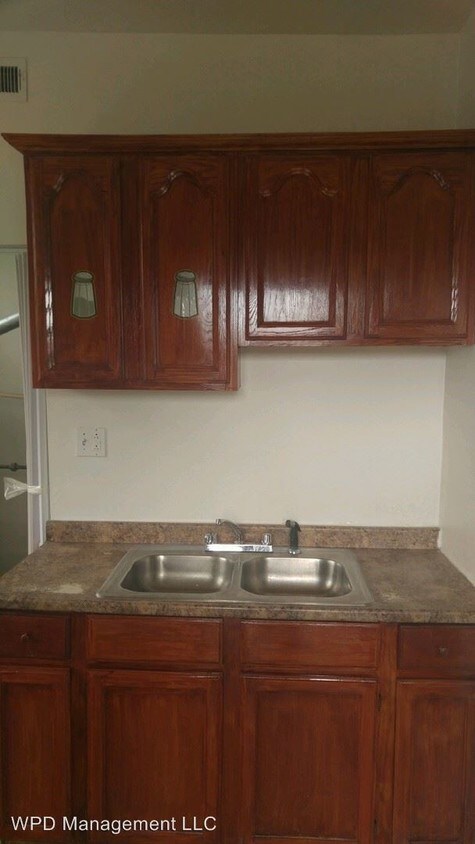 Foto principal - 6900 S Stony Island Ave