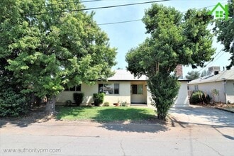 Building Photo - 2413 Ramona Pl