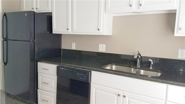 Foto del edificio - 829 Woodland Ct