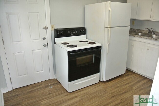 Building Photo - 910 Googe St