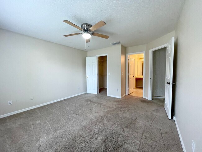 Building Photo - Great Price, 3B/2B Home in Lake Mary - zon...