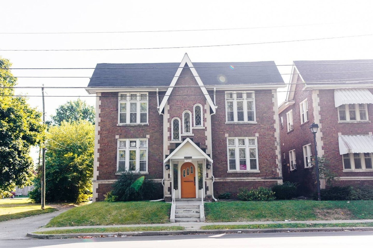 Primary Photo - 2525 Shelby Street, Unit 6
