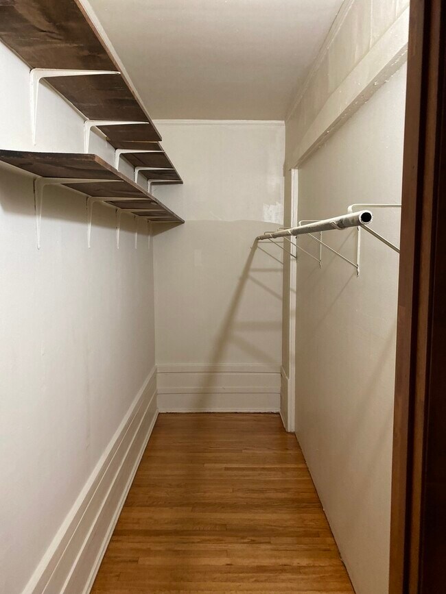 Foto del edificio - 2607 E 73RD St