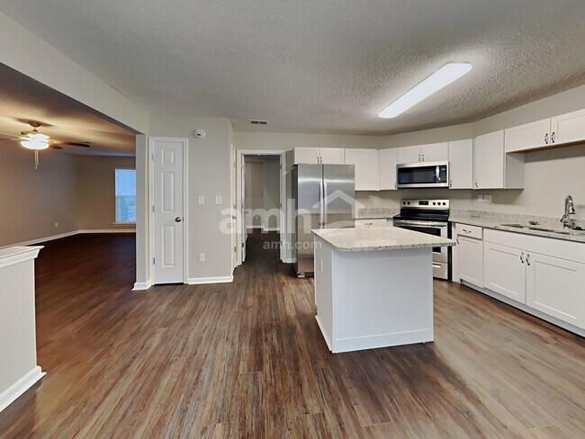 Foto del edificio - 7748 Parkmont Dr