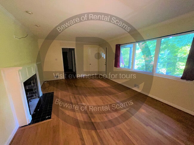 Building Photo - 602 Devon Dr