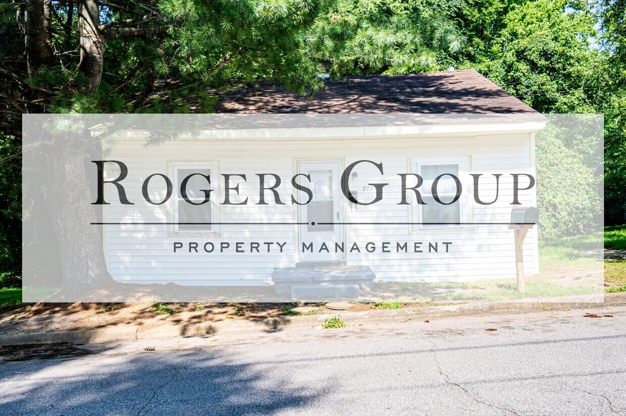 Foto principal - 821 Parkway Dr