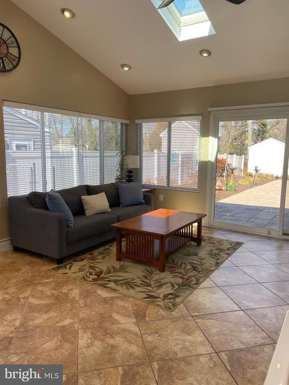Primary Photo - 2400 Kemp Way