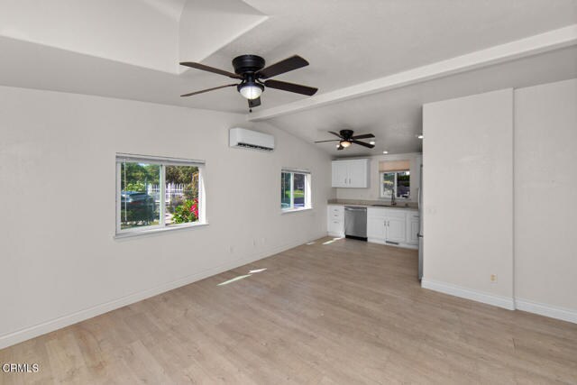 Foto del edificio - 155 Mesa Dr