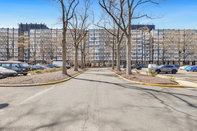 Photo - 1311 Delaware Ave SW Apartment