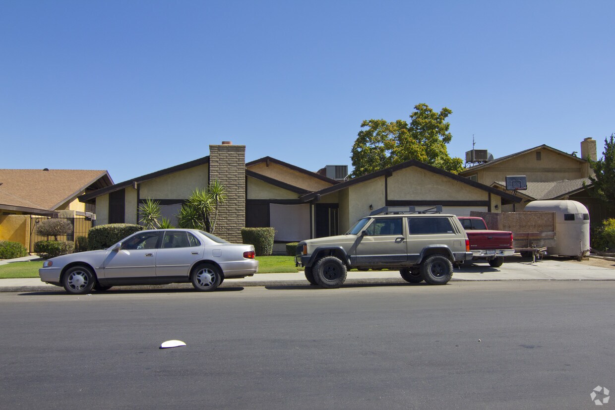Building Photo - 4308 Parkwood Dr