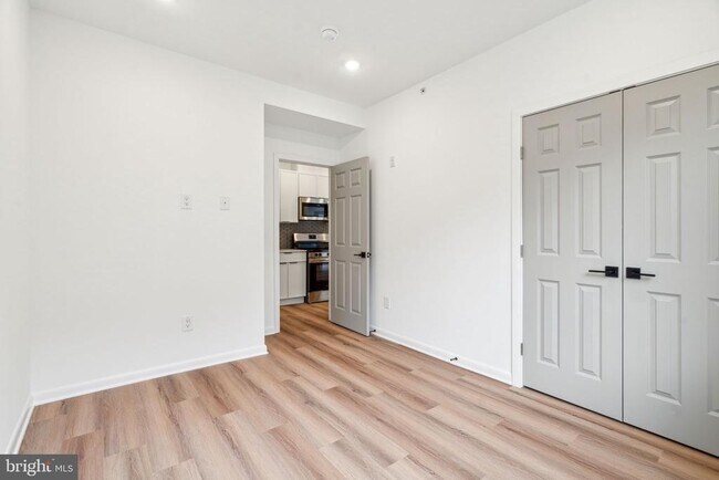 Building Photo - 2039 N Front St