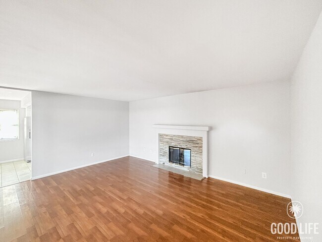 Foto del edificio - Stunning 3BD/2BA Home in Allied Gardens w/...