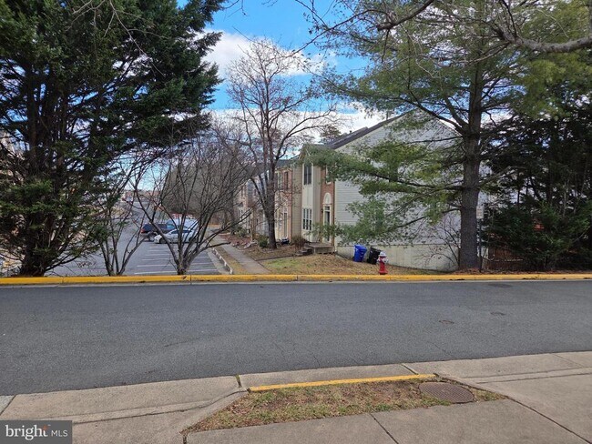 Foto del edificio - 6330 James Harris Way