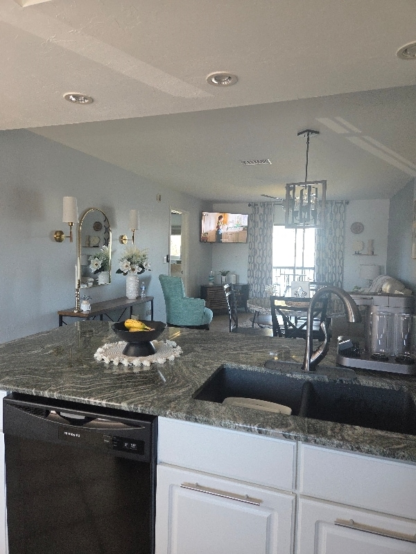 Foto del edificio - 25275 Rampart Blvd