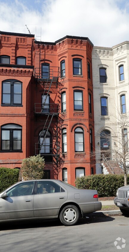 Foto principal - 1618 19th St NW