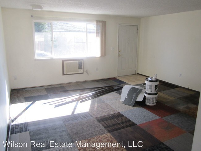 Building Photo - 706 S 44th Ave