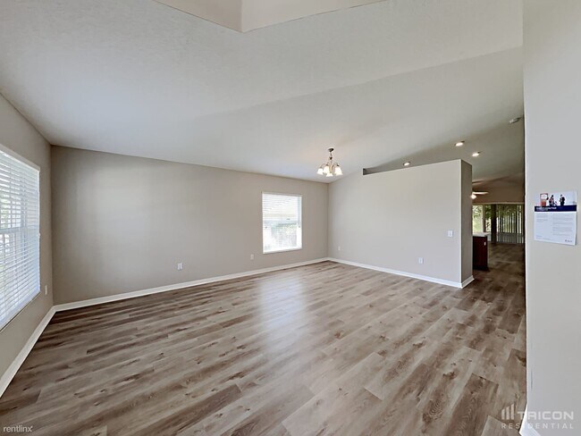 Building Photo - 13297 Bainbridge Way