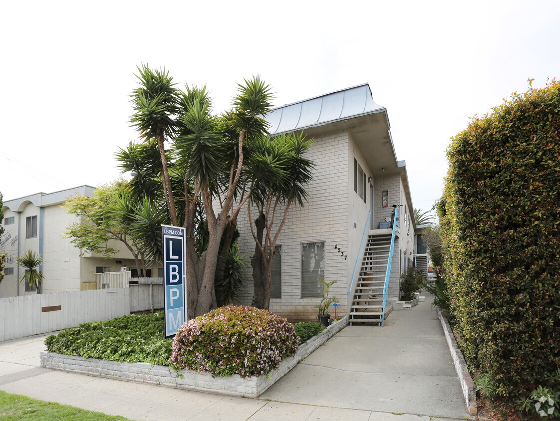 Building Photo - Mclaughlin Avenue Apartments