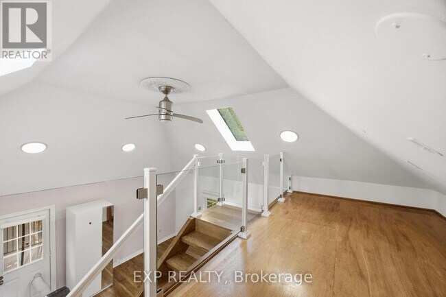 Photo du bâtiment - 34 High Park Blvd