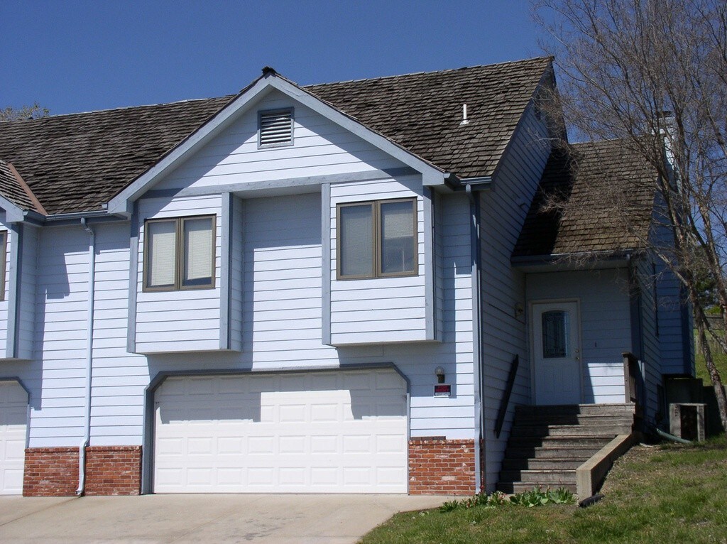 3412 Augusta Dr, Lawrence, KS 66047 Townhome Rentals in Lawrence KS