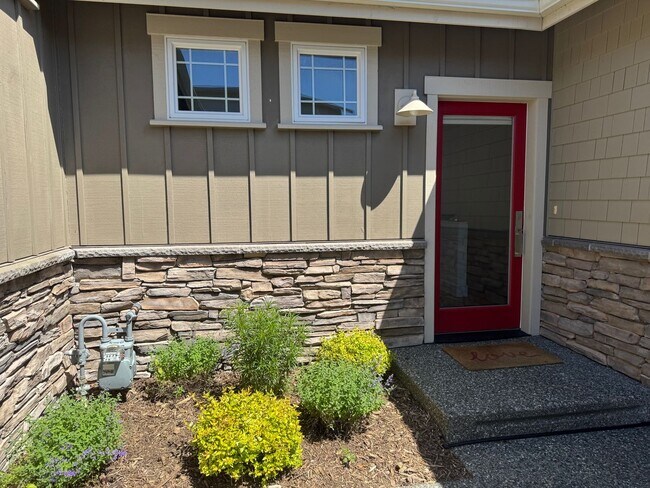 Building Photo - 3 Bed/2.5 Bath + Bonus Room, Anacortes