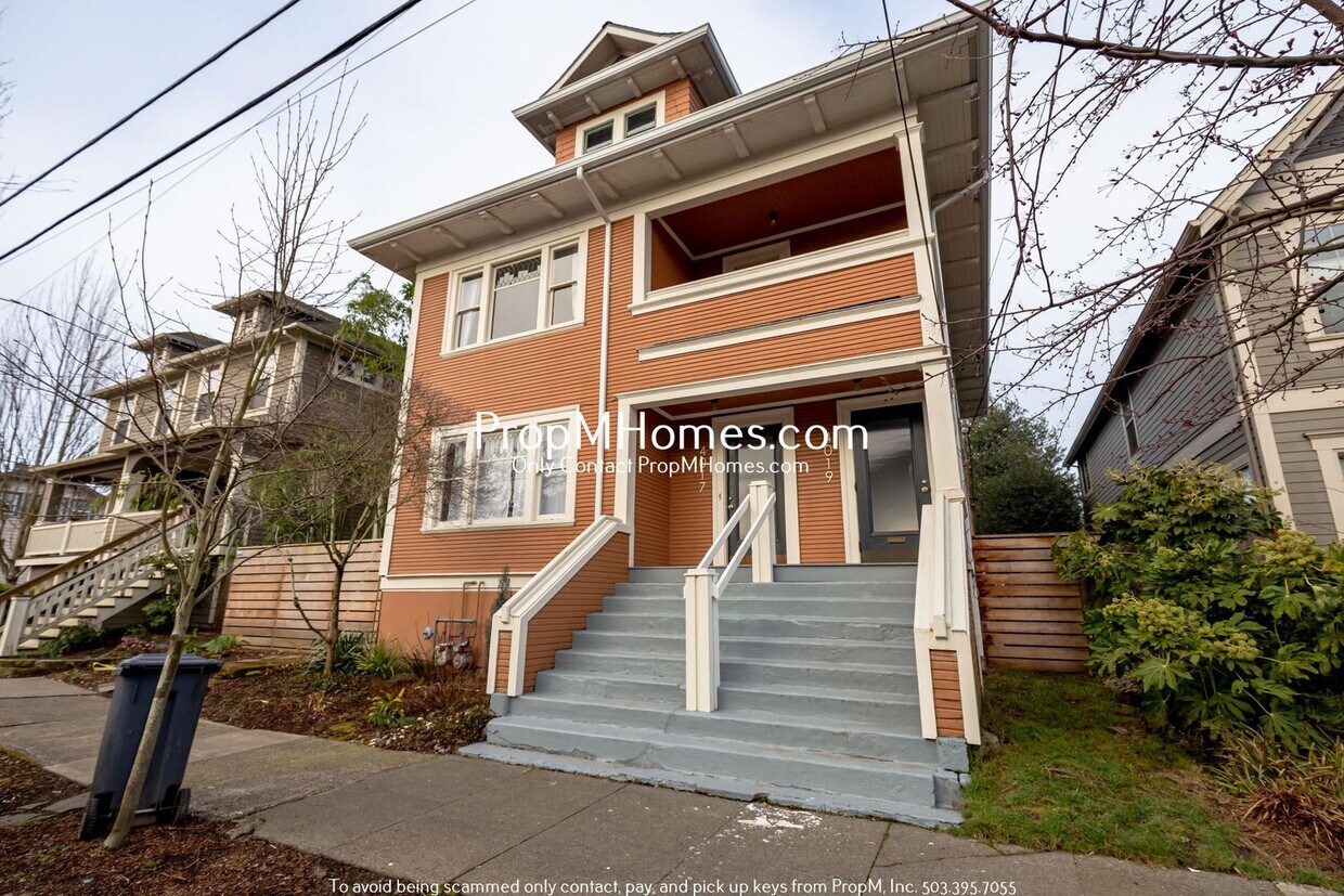 Primary Photo - Spacious Two Bedroom Duplex In The Heart O...