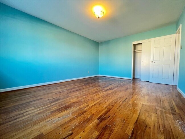 Building Photo - 2161 W 12th St