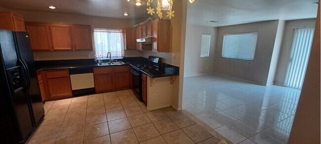 Building Photo - 5699 Ritter Ln