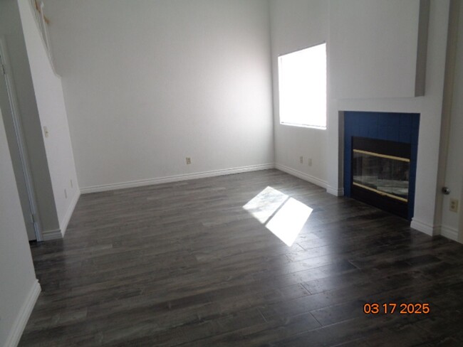 Building Photo - Cute and Clean 2 Story West Palmdale Home