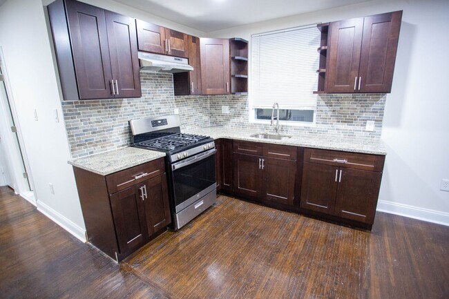 Foto del edificio - BRAND NEW 2 BEDROOM 1 BATH APARTMENT