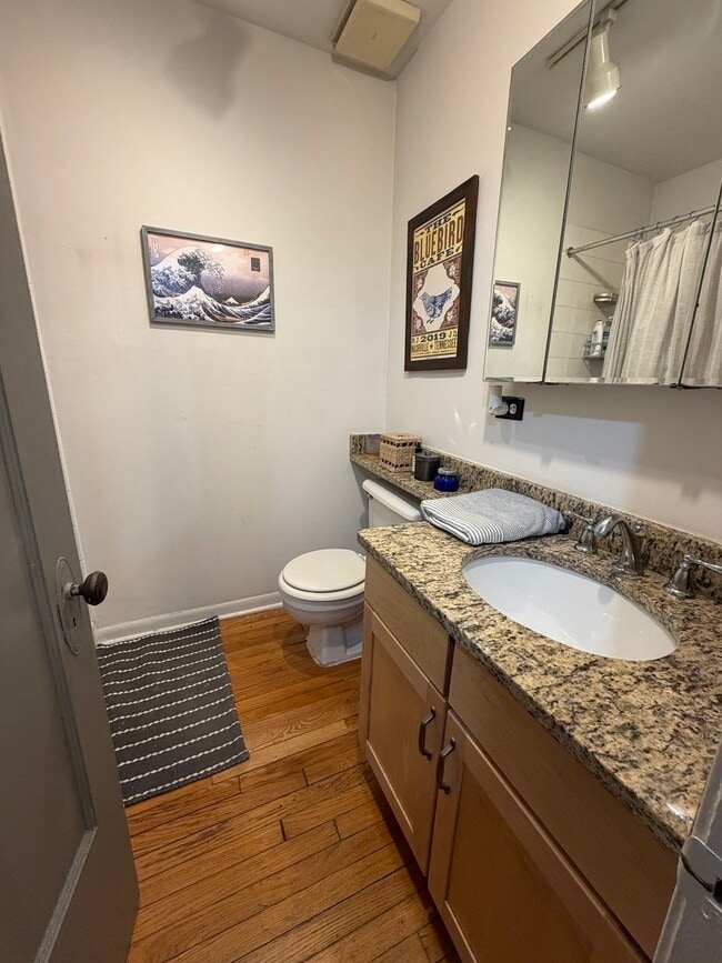 Building Photo - 3720 N Sheffield Ave