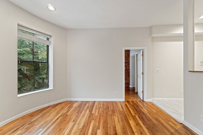 Photo - 4 Union Pk Apartment