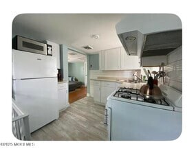 Building Photo - 222 Norwood Ln