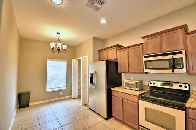 Building Photo - 4157 Shade Tree Ln