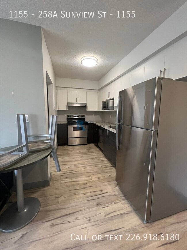 Building Photo - 258A-258A Sunview St