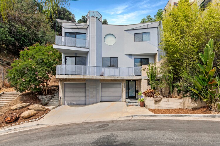 Foto principal - 2216 Bancroft Ave