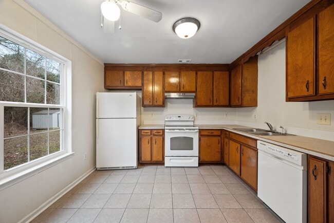 Foto del edificio - 3 Bed 1.5 Bath Home for Rent in Newport Ne...