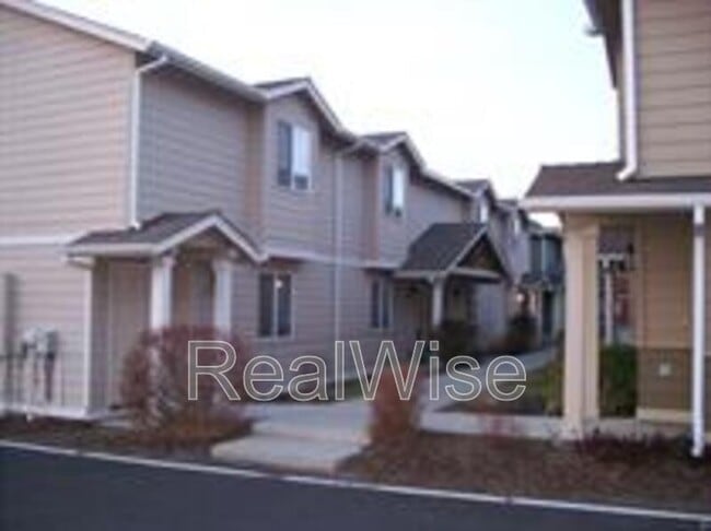 Building Photo - 2621 NW Cedar Ave
